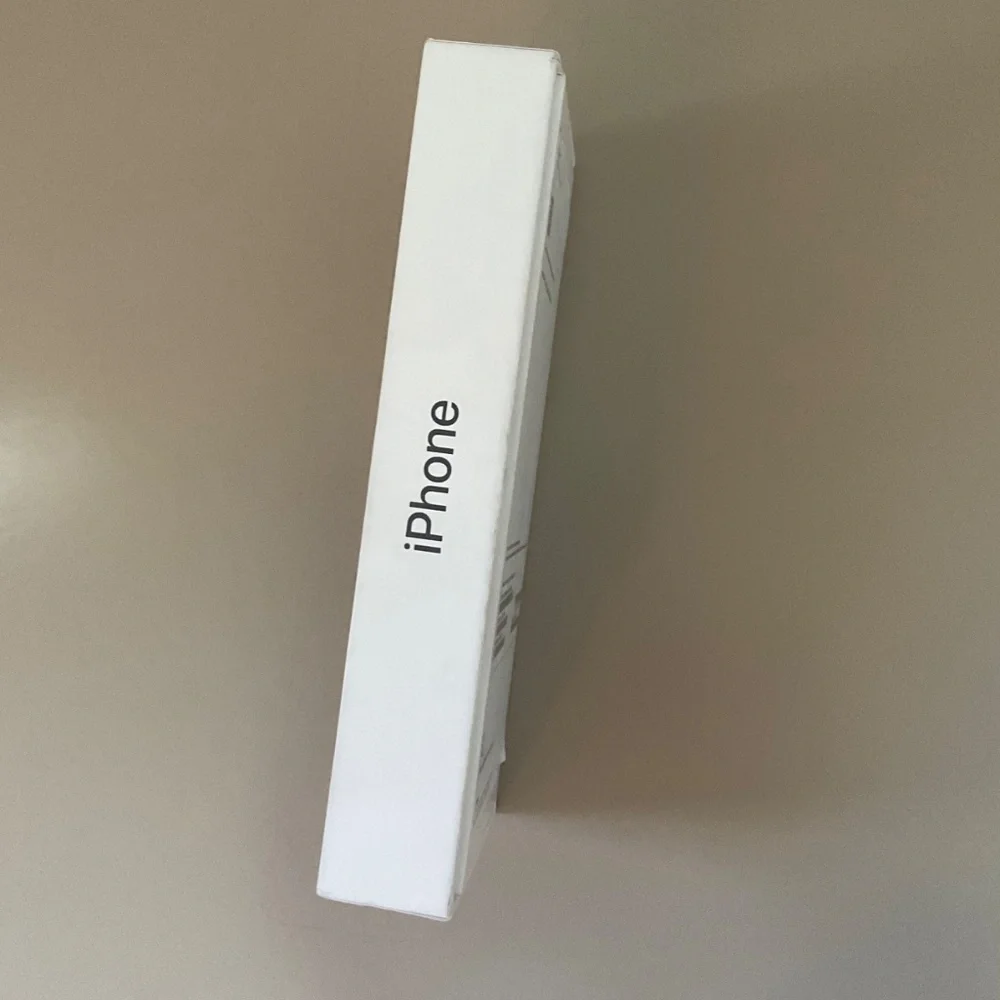 Apple IPhone 17 box